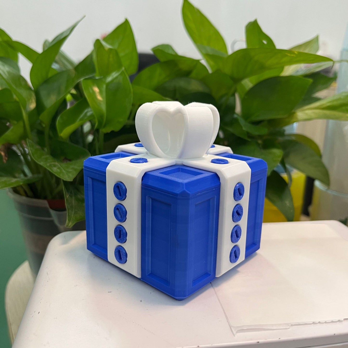 🎁 3D Printed Annoying Gift Box Ornaments 😂 - Ideal for Pranks and Mischief!